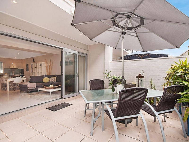 2/28 York Street, Point Frederick NSW 2250