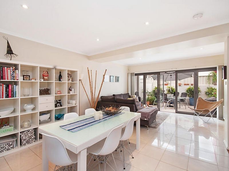 2/28 York Street, Point Frederick NSW 2250