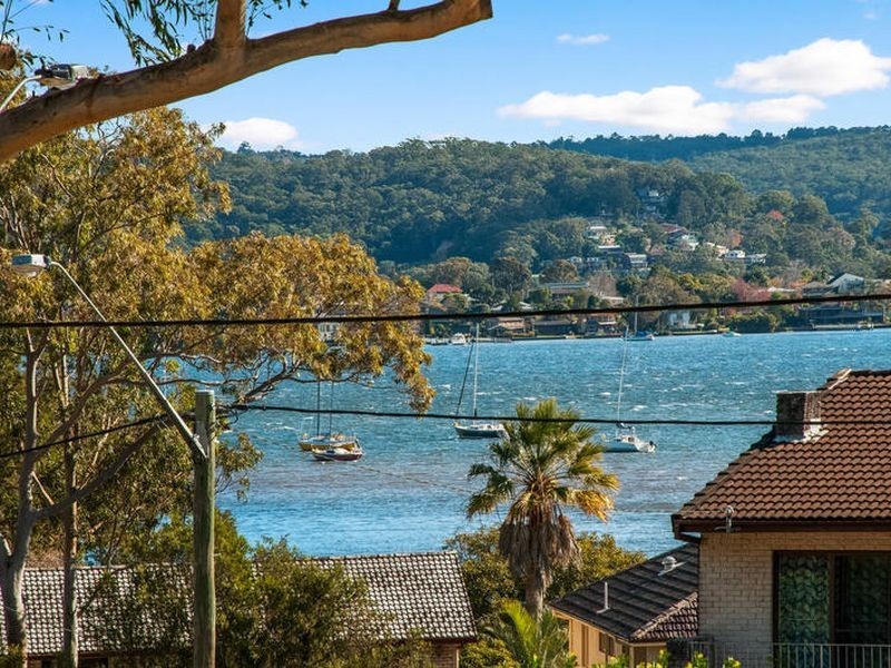 188 Avoca Drive, Green Point NSW 2251