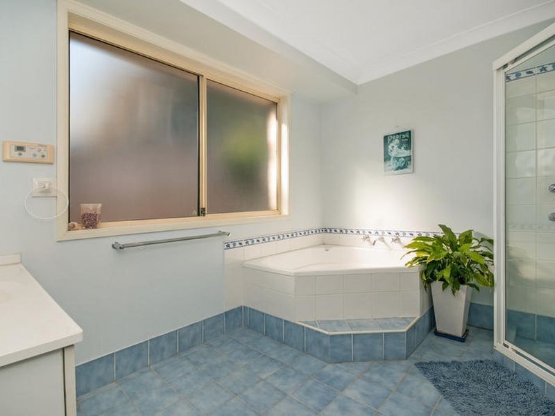 188 Avoca Drive, Green Point NSW 2251