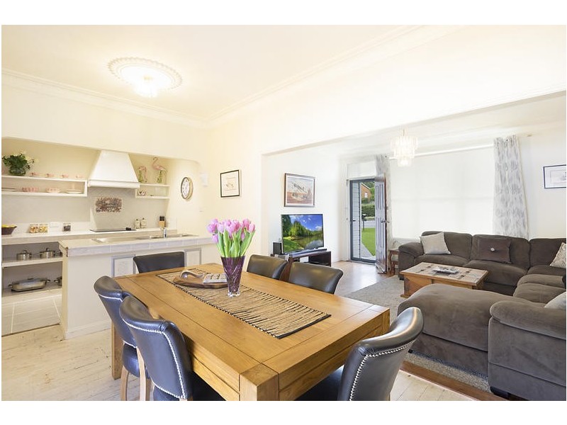 156 Wells Street, Springfield NSW 2250