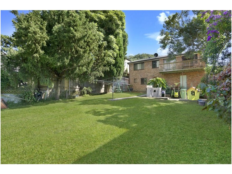 8 Warrina Street, Wamberal NSW 2260