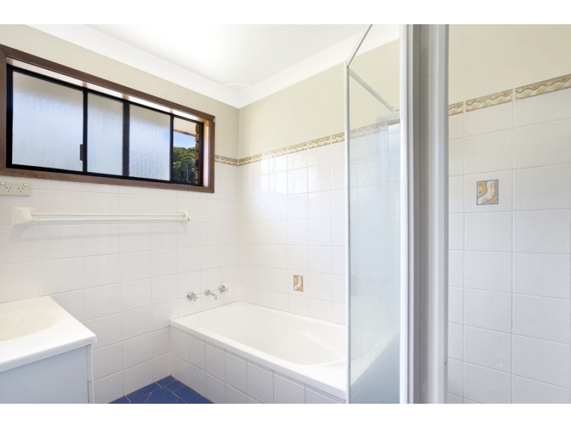 8 Warrina Street, Wamberal NSW 2260