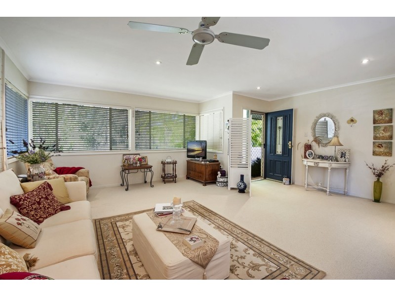 1/2 Lakewood Avenue, Green Point NSW 2251