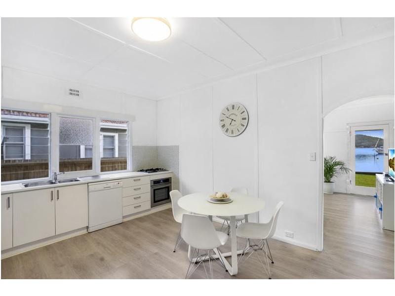 82 Brisbane Water Drive, Koolewong NSW 2256