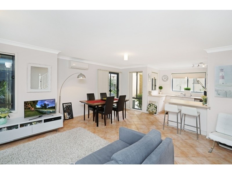 1/37 Wells Street, East Gosford NSW 2250