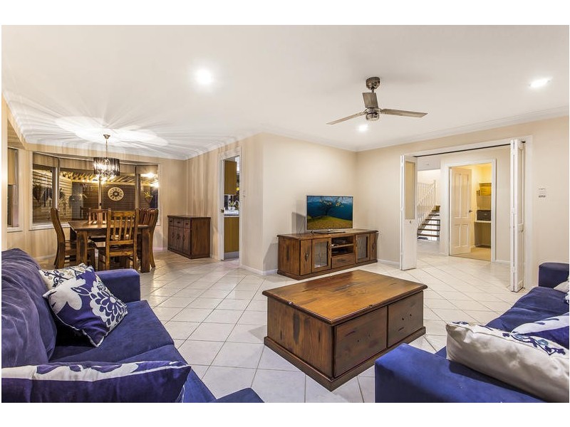 25 Walch Avenue, Bateau Bay NSW 2261