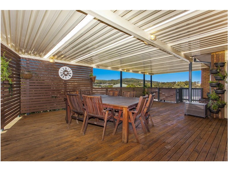 25 Walch Avenue, Bateau Bay NSW 2261