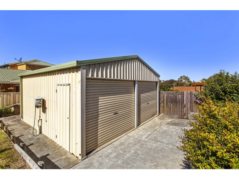 25 Walch Avenue, Bateau Bay NSW 2261