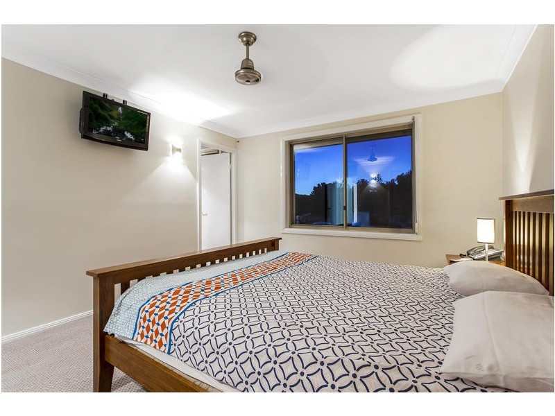 25 Walch Avenue, Bateau Bay NSW 2261