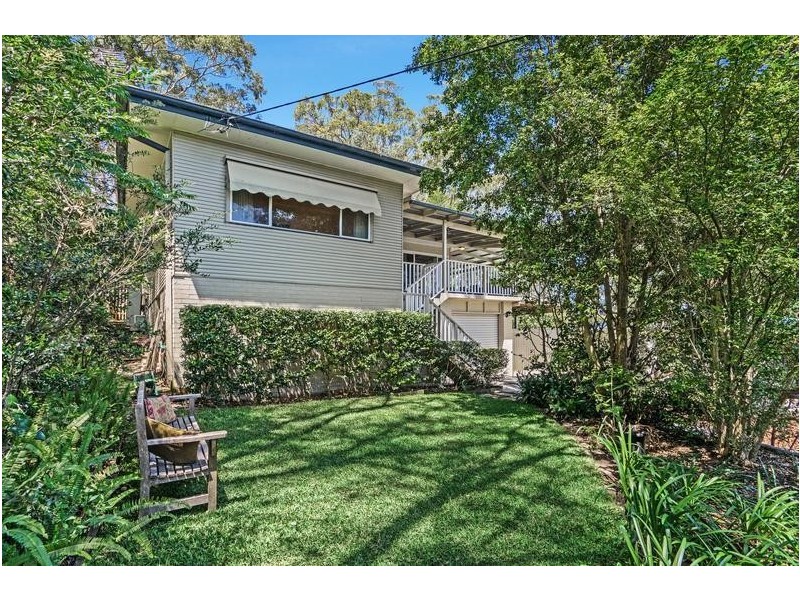 5 Emma James Street, Springfield NSW 2250