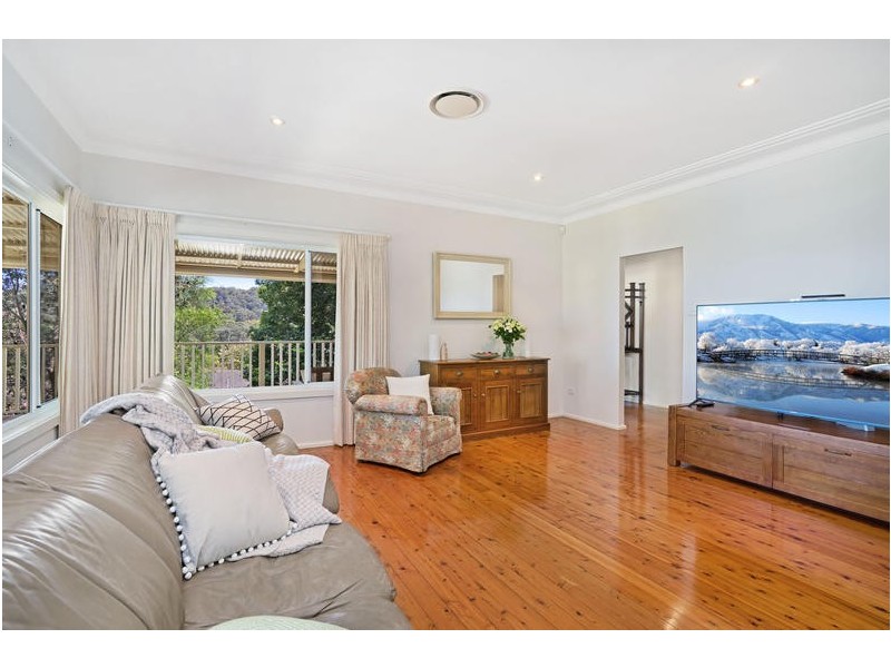 5 Emma James Street, Springfield NSW 2250