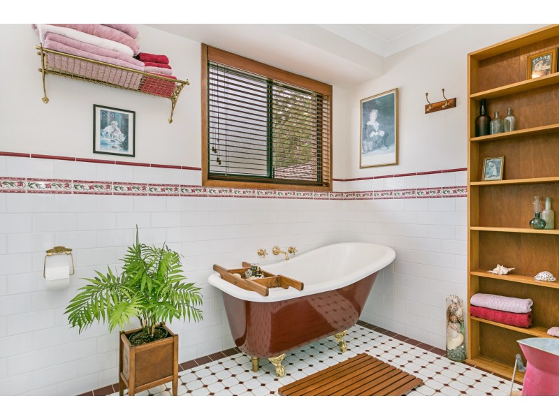 9 Marangani Avenue, North Gosford NSW 2250