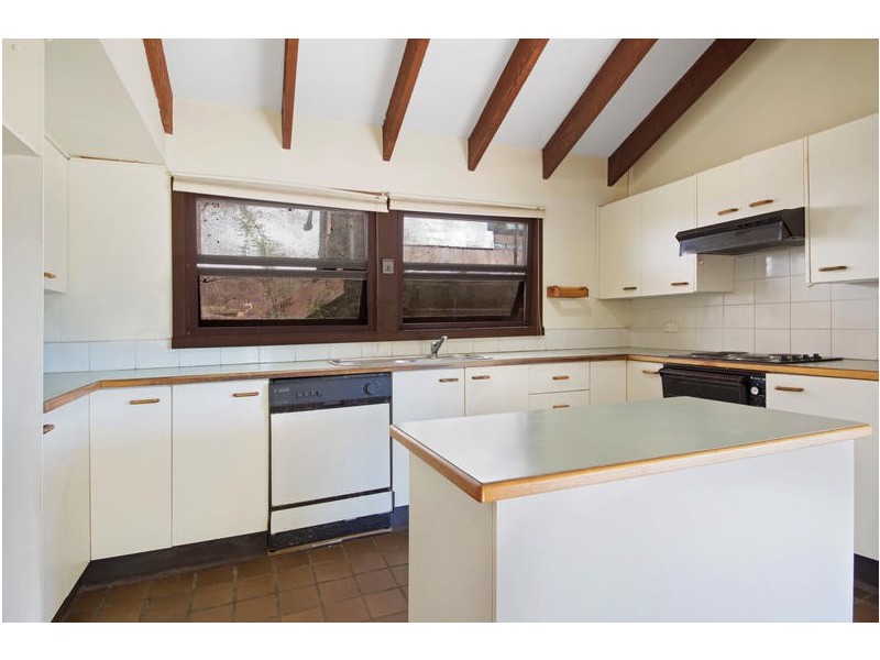 21 Fiona Street, Point Clare NSW 2250