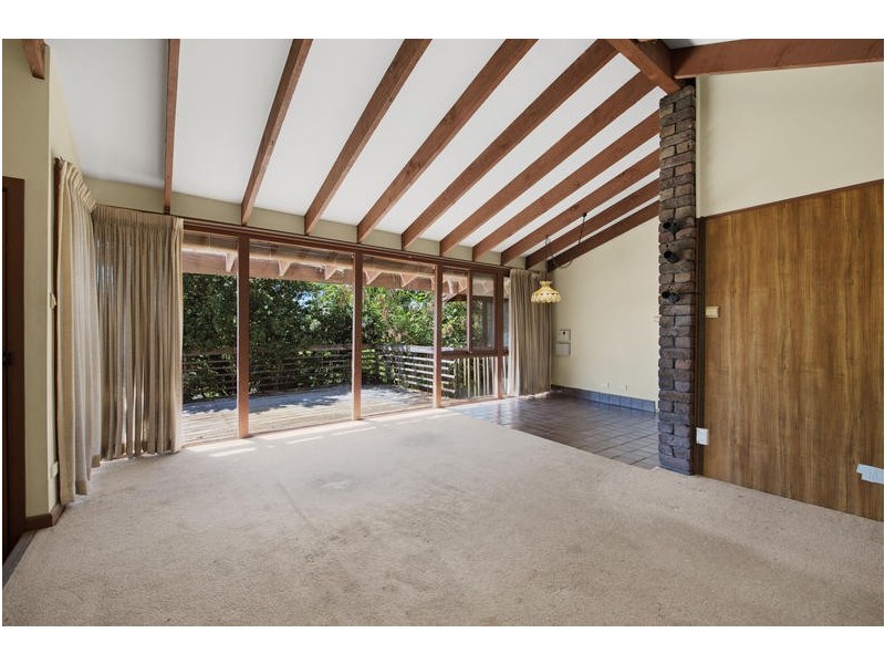 21 Fiona Street, Point Clare NSW 2250