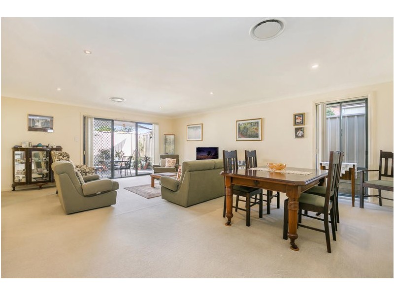 3/2 White Street, East Gosford NSW 2250