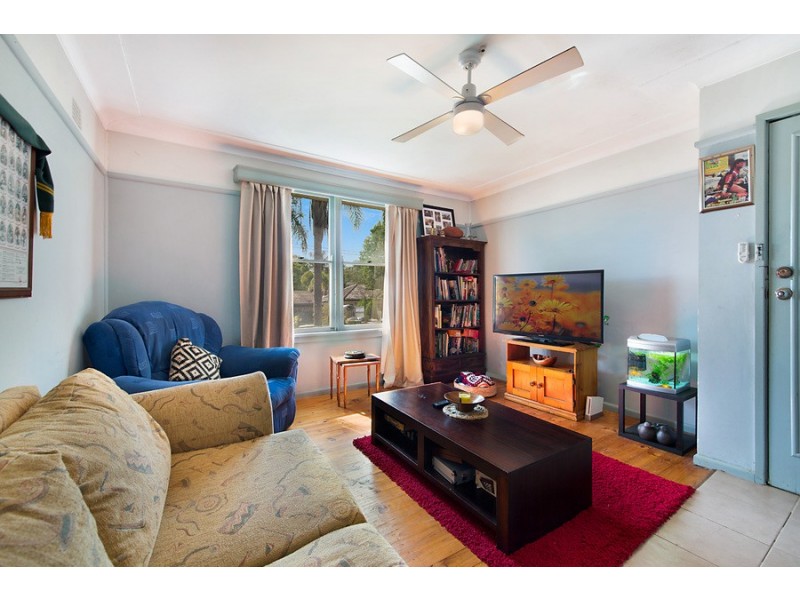 8 Spring Avenue, Springfield NSW 2250