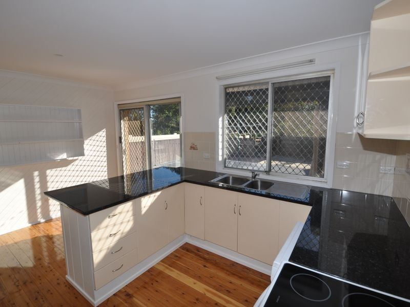 16 Small Street, Wyoming NSW 2250