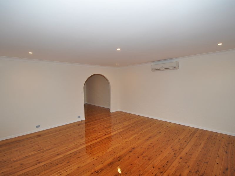 16 Small Street, Wyoming NSW 2250