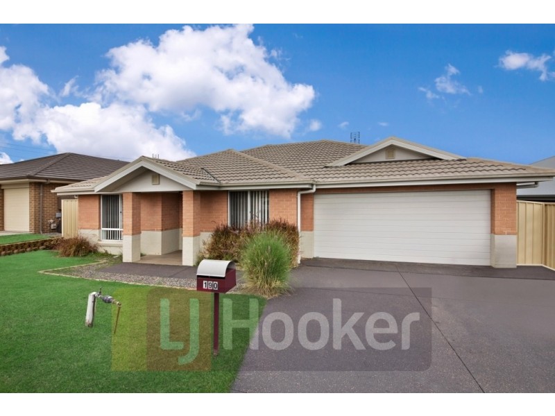 190 Roper Road, Blue Haven NSW 2262