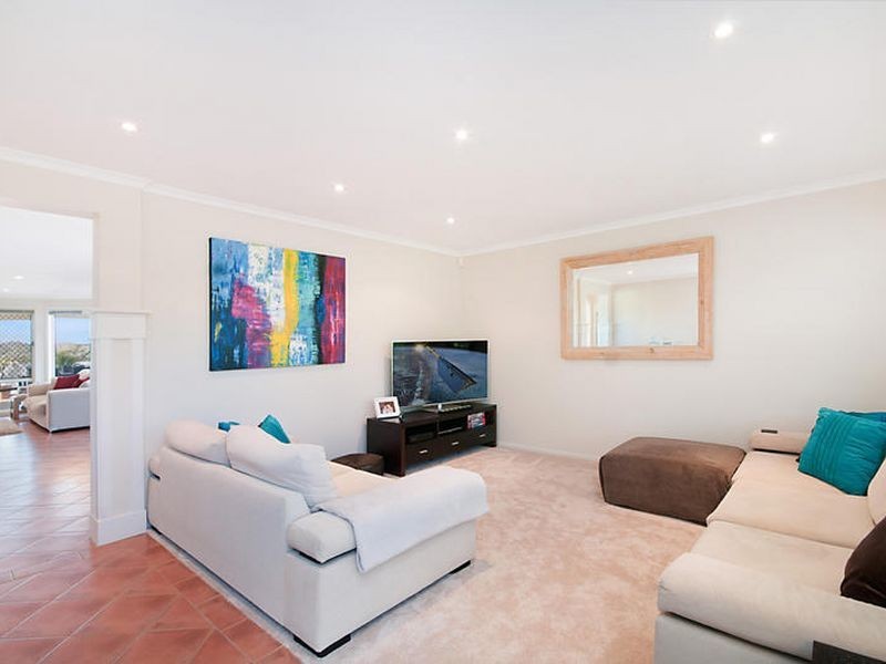 2 Sycamore Close, Springfield NSW 2250