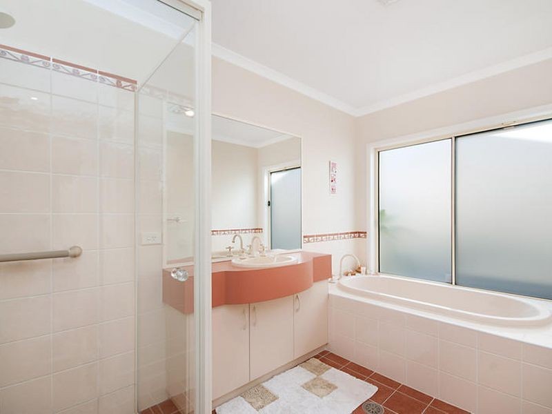 2 Sycamore Close, Springfield NSW 2250