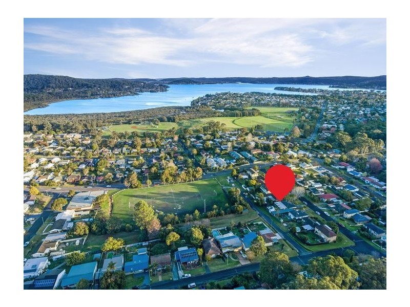 8 Lock Avenue, Springfield NSW 2250