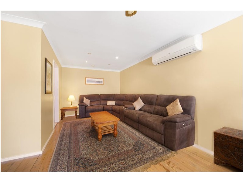 8 Lock Avenue, Springfield NSW 2250