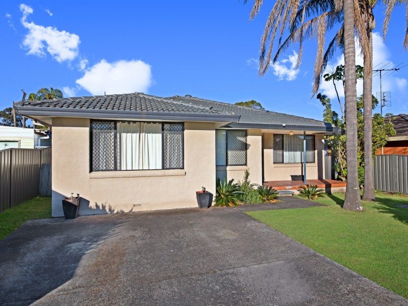 8 Lock Avenue, Springfield NSW 2250