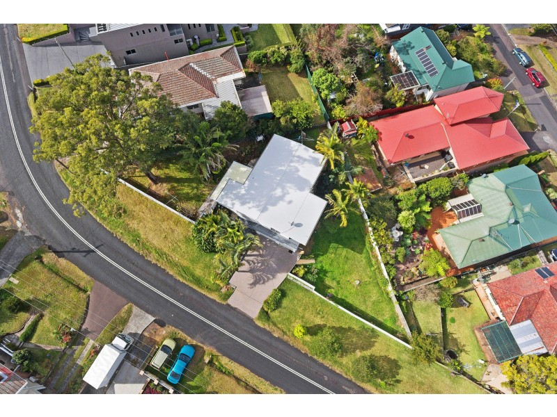 1 Bay View Avenue, East Gosford NSW 2250