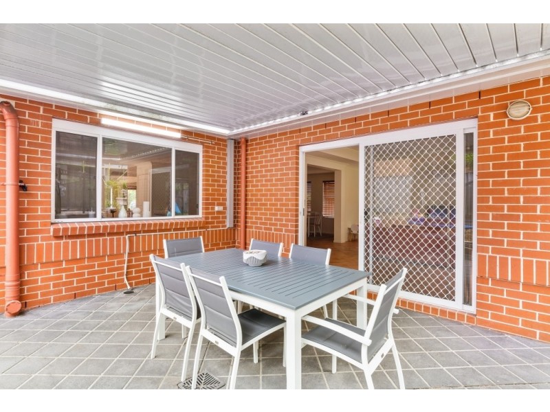 6 Auburn Street, Point Frederick NSW 2250