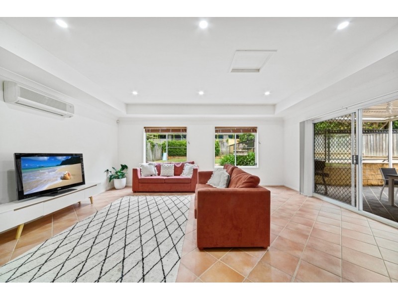 6 Auburn Street, Point Frederick NSW 2250