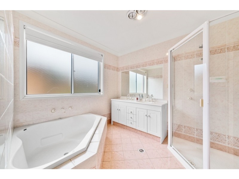 6 Auburn Street, Point Frederick NSW 2250