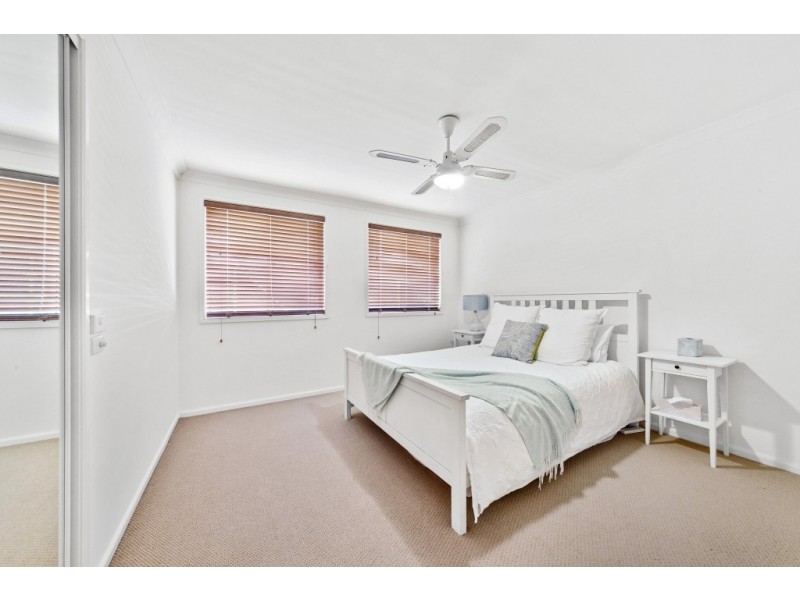 6 Auburn Street, Point Frederick NSW 2250