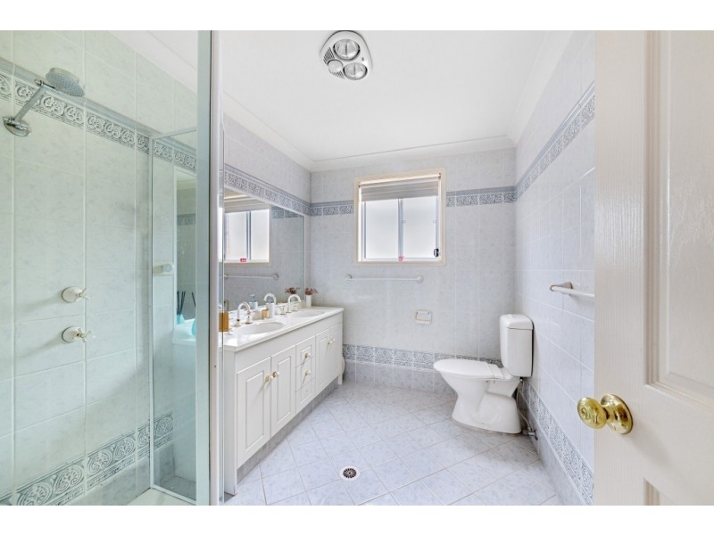 6 Auburn Street, Point Frederick NSW 2250