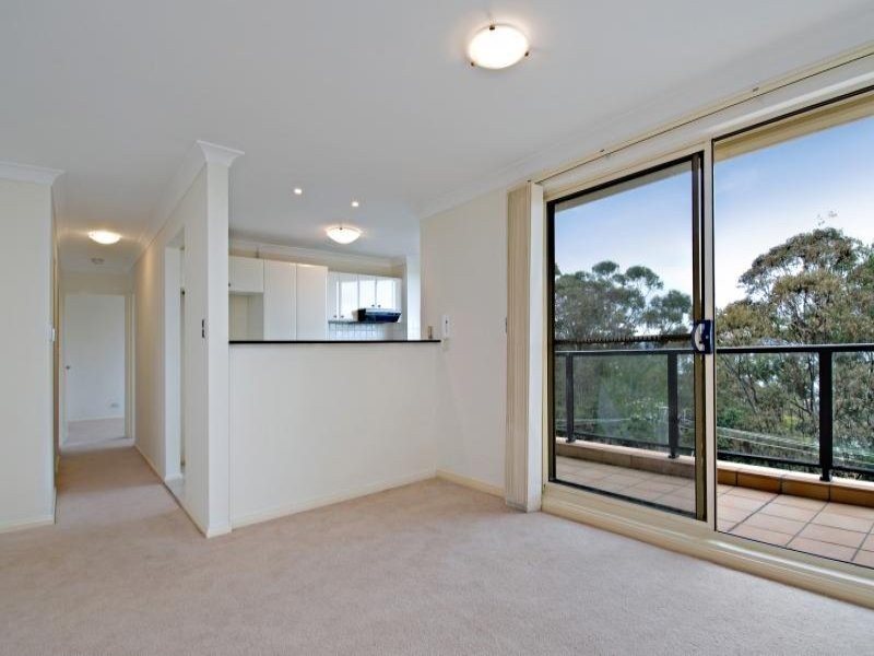 9/92 John Whiteway Drive, Gosford NSW 2250