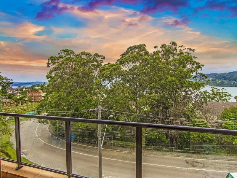 9/92 John Whiteway Drive, Gosford NSW 2250