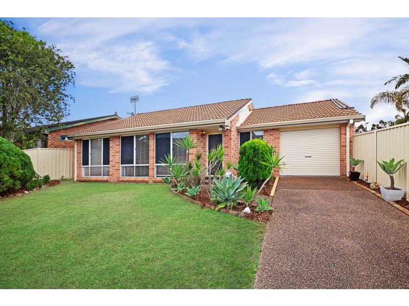 9 Sir Joseph Banks Drive, Bateau Bay NSW 2261