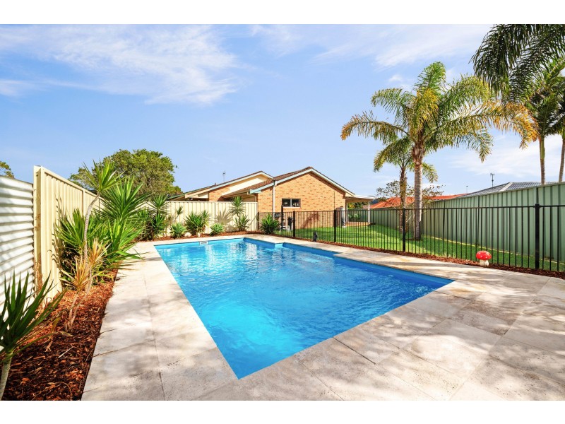 9 Sir Joseph Banks Drive, Bateau Bay NSW 2261