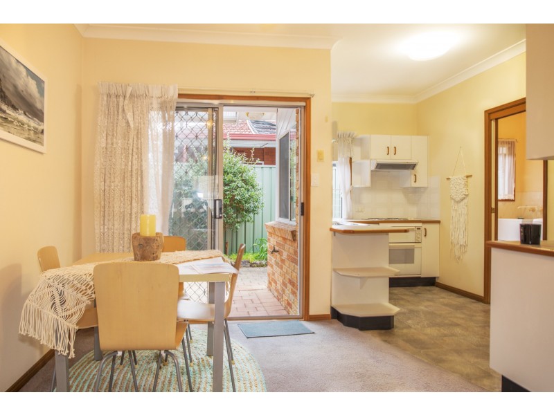 2/33 Webb Street, East Gosford NSW 2250