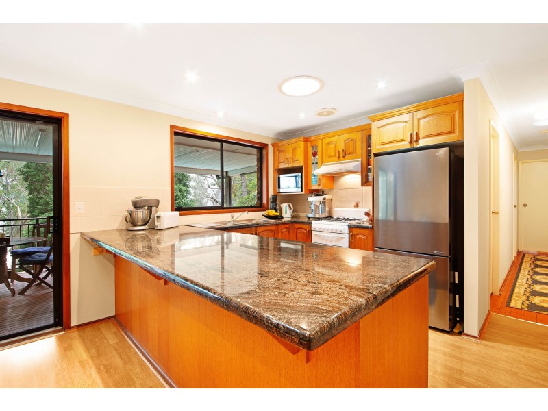 9 Mindaree Avenue, Wyoming NSW 2250