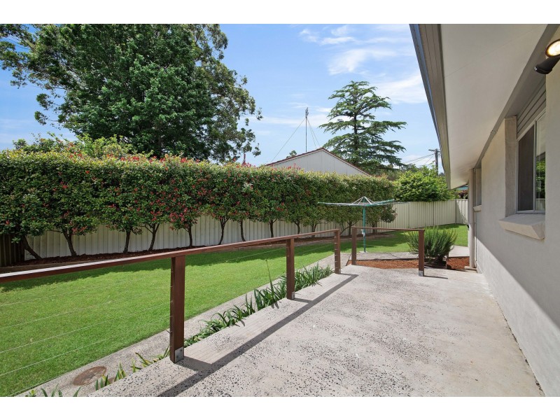 1 Sunland Place, Wyoming NSW 2250