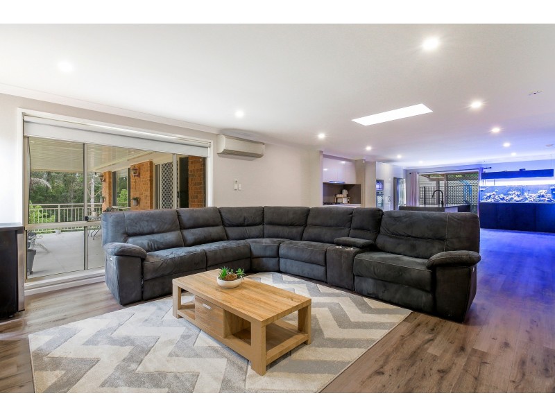4 Nicholii Close, Springfield NSW 2250