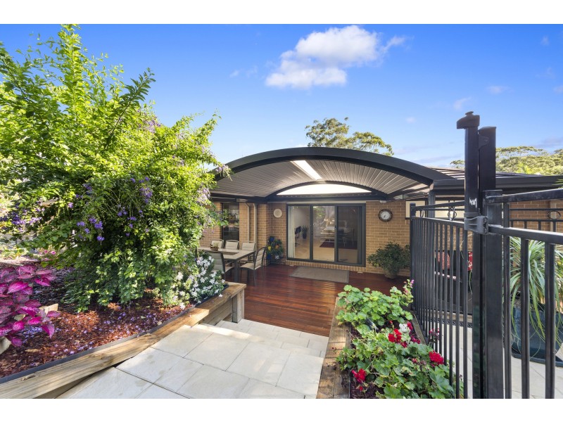 9 Holland Close, Springfield NSW 2250