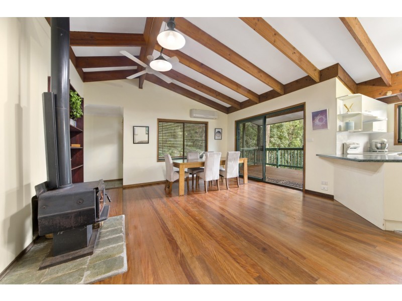 12 Kalori Avenue, Wyoming NSW 2250