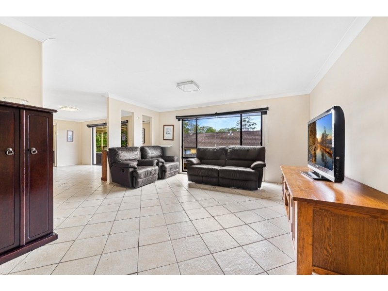 42 Robinia Parade, Springfield NSW 2250