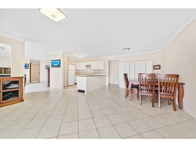 42 Robinia Parade, Springfield NSW 2250