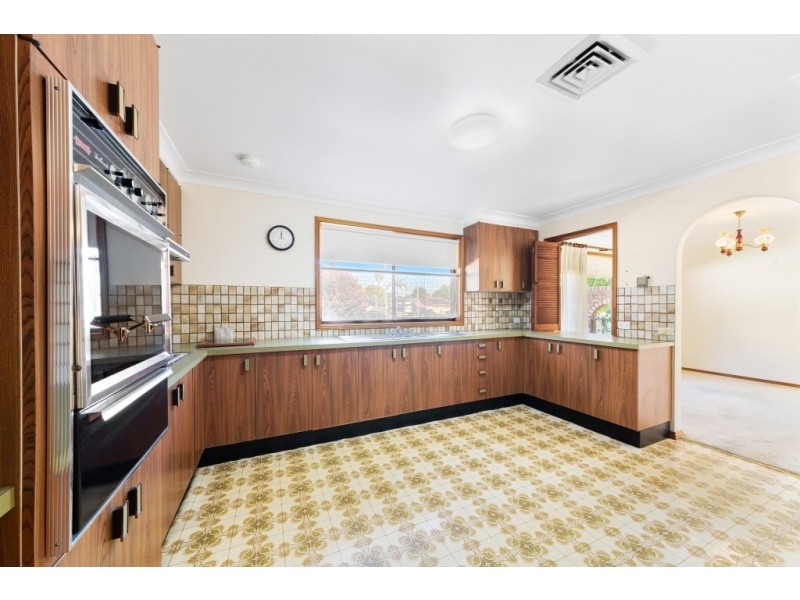 16 Lynnette Crescent, East Gosford NSW 2250
