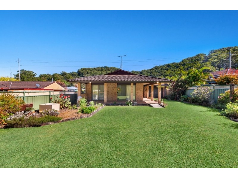16 Lynnette Crescent, East Gosford NSW 2250
