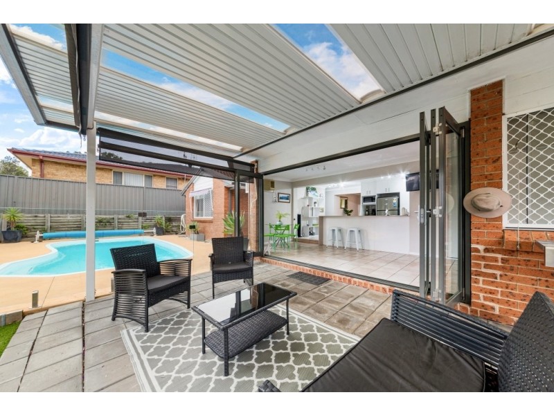 18 Woodport Close, Green Point NSW 2251